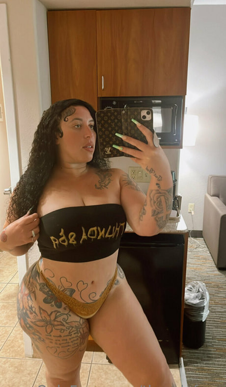 thundafans model adult pic
