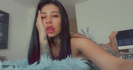 iamvaleeentine adult model archive