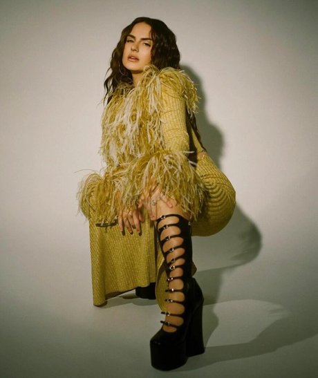 Jojo Levesque model hot galleries