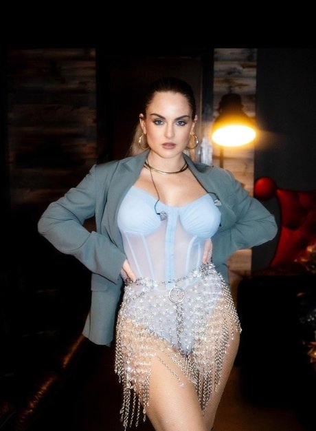 Jojo Levesque sex model image