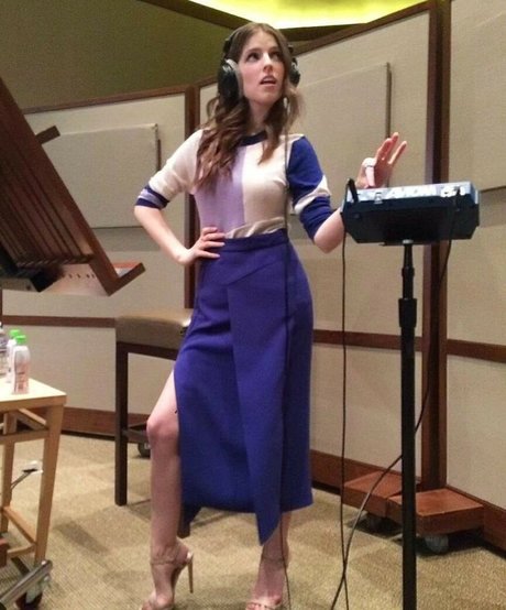 Anna Kendrick art star picture