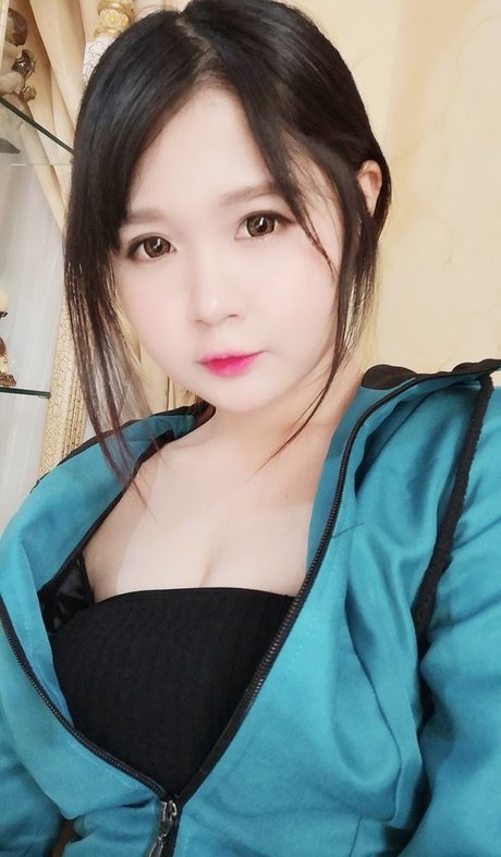 Clarissa Punipun model pretty images