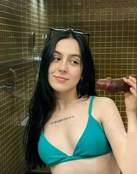 Doarda nude model photos