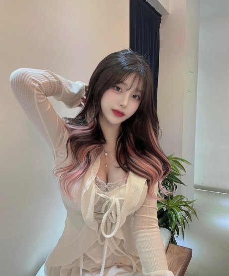 Haruzzxng hot model image