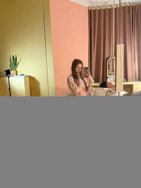 Polly The Vip hd actress img