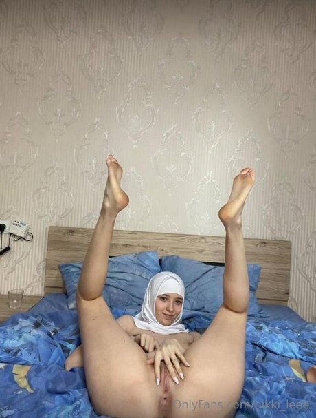 Nikki Leee sex model photo