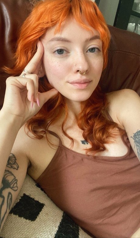 Pleasequietdown nude pornstar gallery