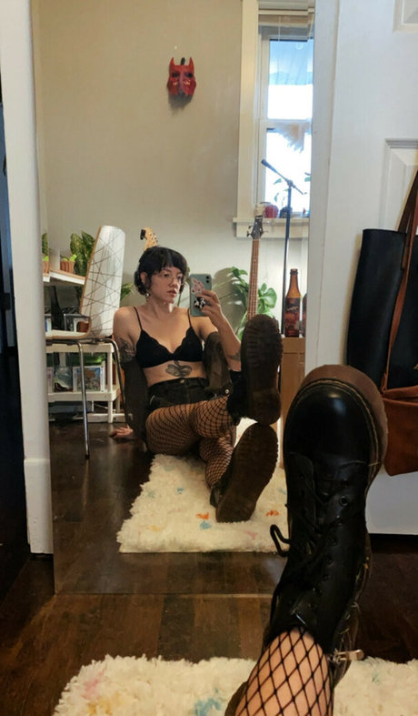 Pleasequietdown art actress pics