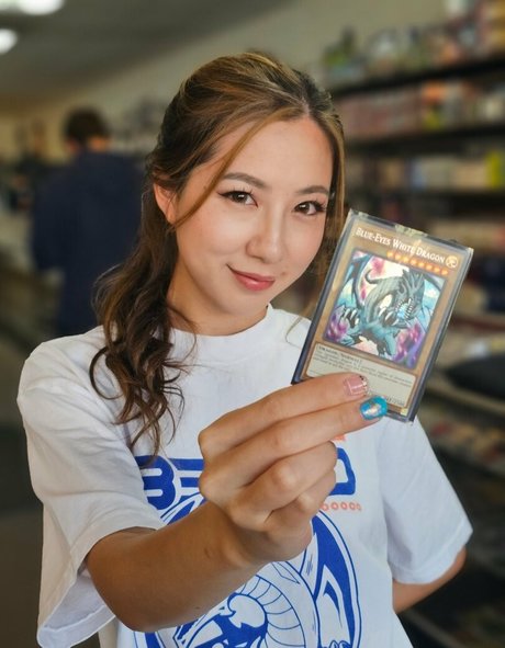 Fuslie sexy model photos
