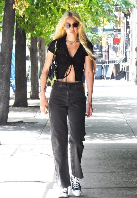 Gigi Hadid model xxx image