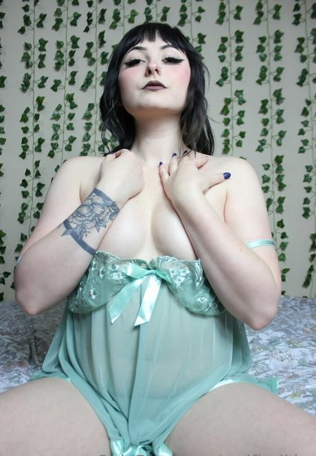 wolfierikku star naked image