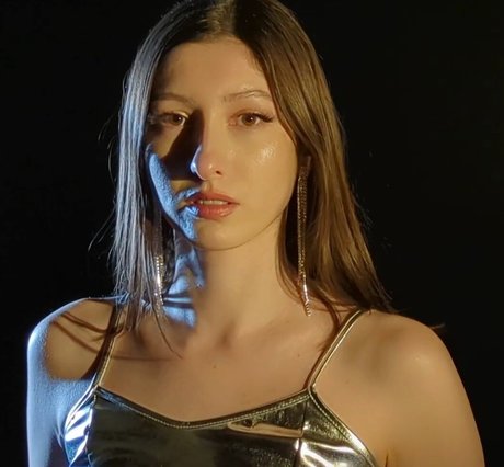 Aloona Larionova pretty actress pic