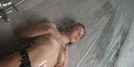 Nikol Koulen nude star pic