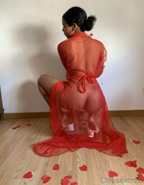 yourcleopathra pornographic model archive