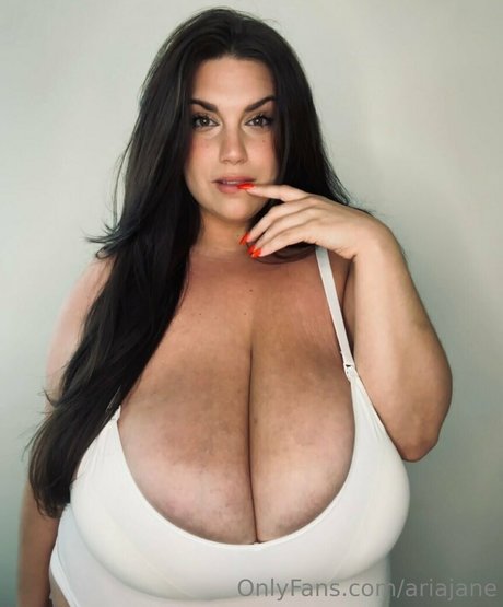 ariajane exclusive model galleries