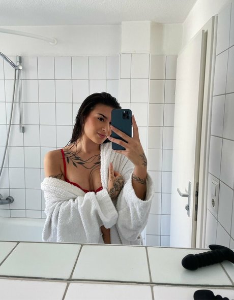 inkedaurelia naked star pics