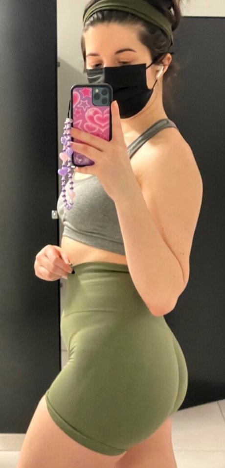Slight Sounds pornstar nude picture