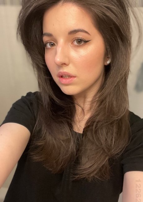 Slight Sounds porn model pictures