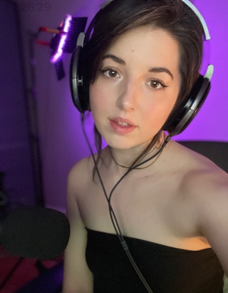 Slight Sounds model exclusive pics