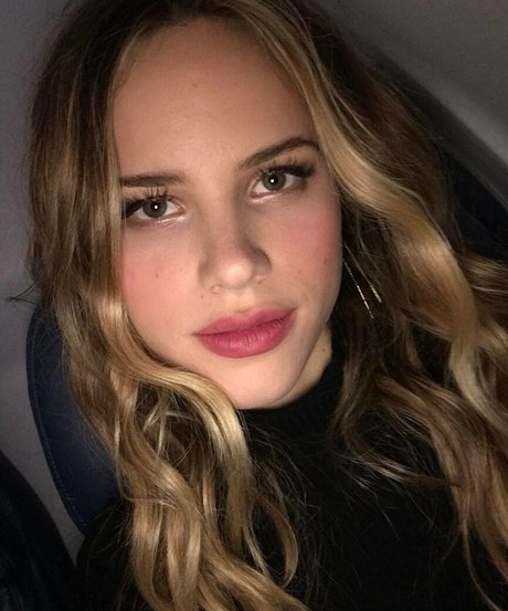 Halston Sage model nude gallery