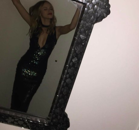 Halston Sage high quality actress image