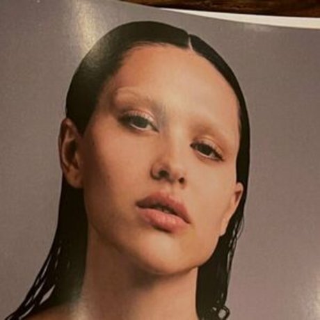 Amelia Gray Hamlin naked model pic