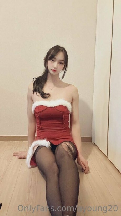 ayoung20 pornstar nudes image