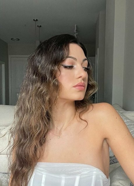 itssophiafoxxx nude model img