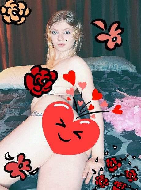lyrictiana star erotic images