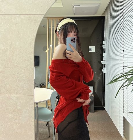 Wuyo99 beautiful pornstar picture