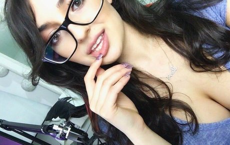 Sonia Ferraro star pornographic photo