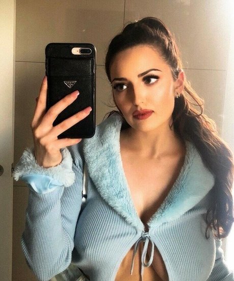 Sonia Ferraro exclusive star photo