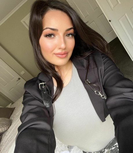 Sonia Ferraro nude pornstar images