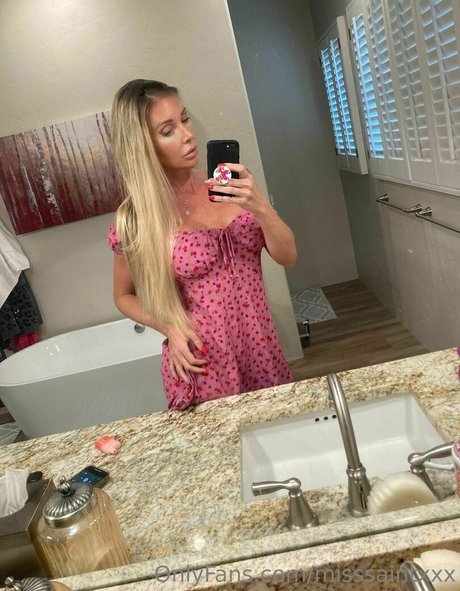 misssaintxxx high quality model gallery