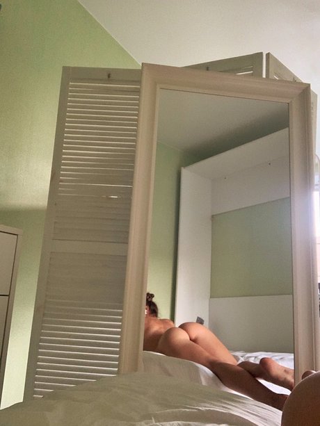 Toma Efremova pornstar adult img
