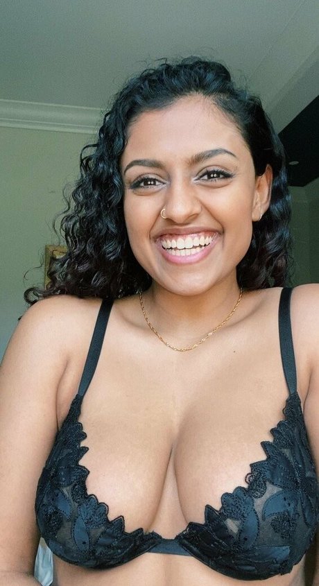Yamini Nambimadom pornstar hd pictures