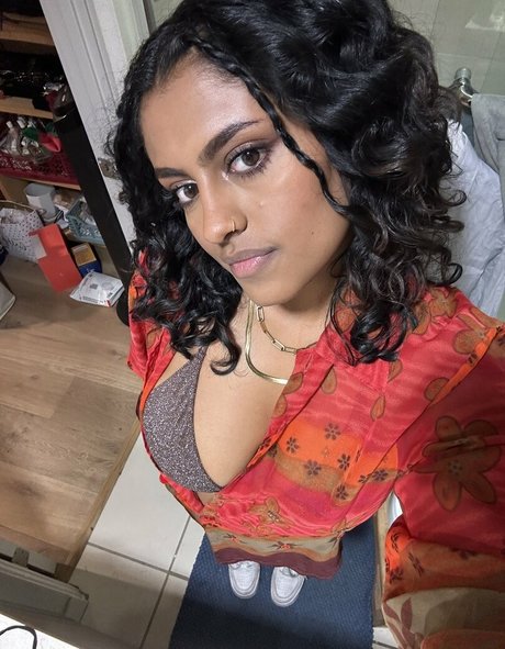 Yamini Nambimadom top actress gallery