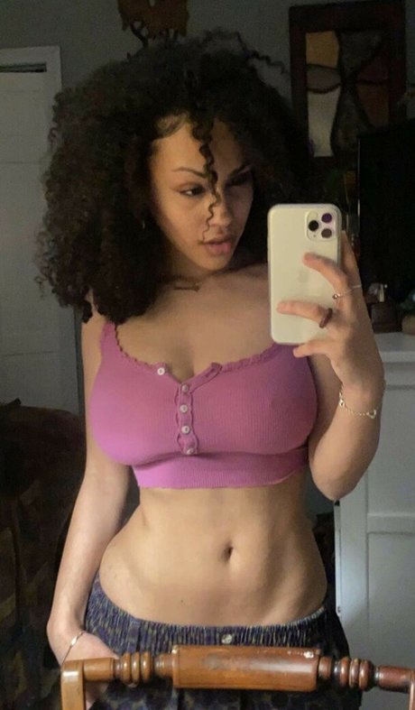 Aaliyeezy free pornstar pic