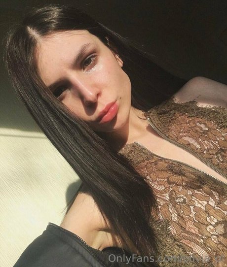 adel leda high quality actress picture