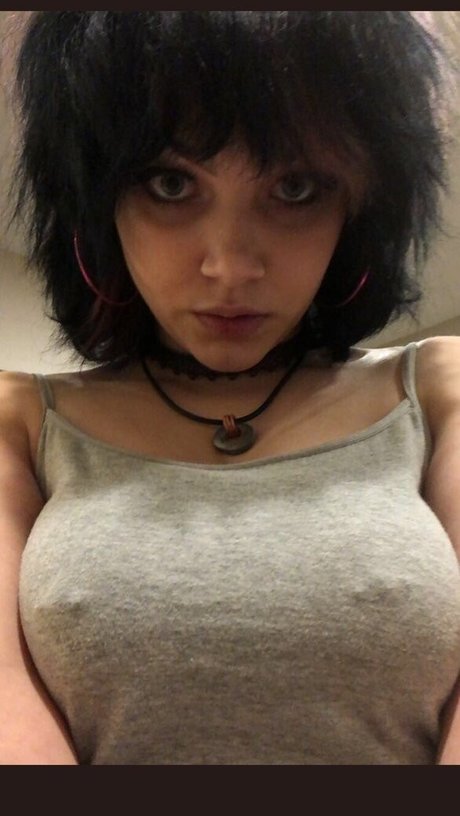 Guttergirlgab model art photo