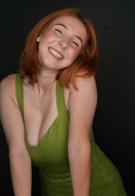 MeganBitchell model naked img