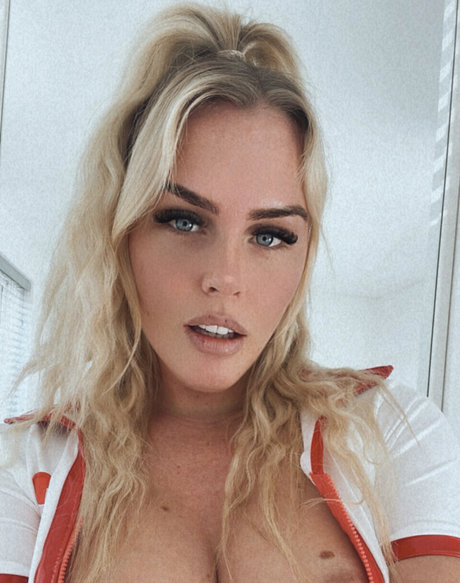 Trucker Baddie model sexy image