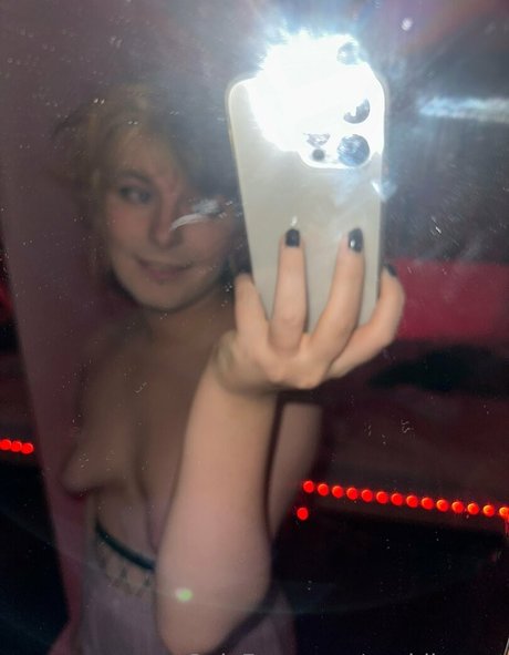 sophiiaapet pornographic star photo