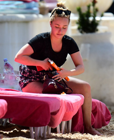 Hayden Panettiere nudes pornstar archive