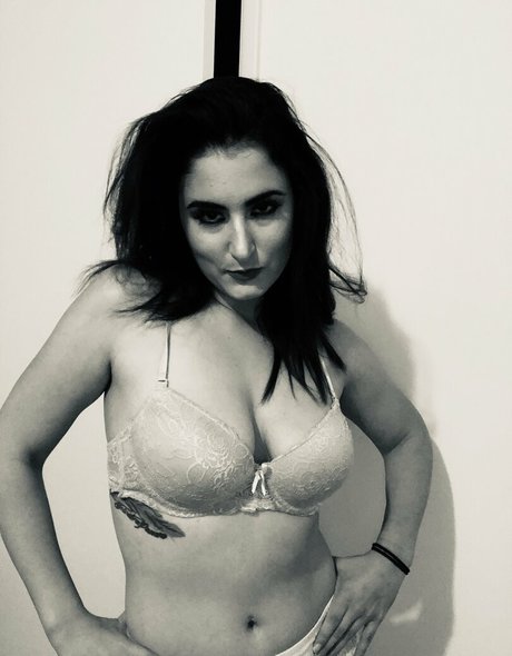snarkybrunette model exclusive images