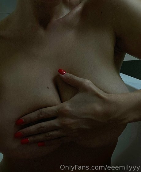 eeemilyyy pornstar beautiful pic