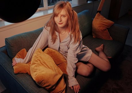 Ella Freya hot star pic