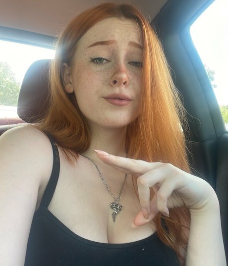 KDRkitten star naked gallery
