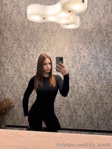 Julia Love69 model photos