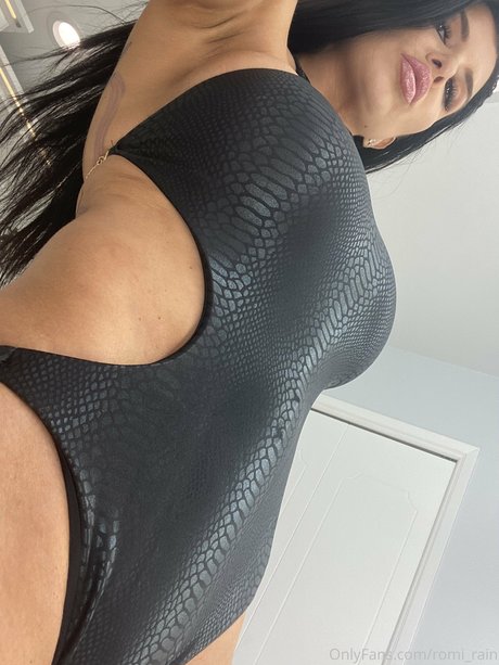 Romi Rain hot actress pics